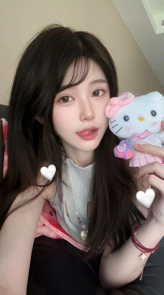 大脸双子女适合什么发型_大脸双子女怎么化妆显瘦