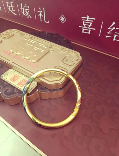 玉雕双鱼寓意什么_双鱼玉佩象征什么