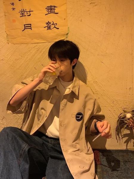 魔羯男生衣服怎么选_魔羯男适合穿什么风格