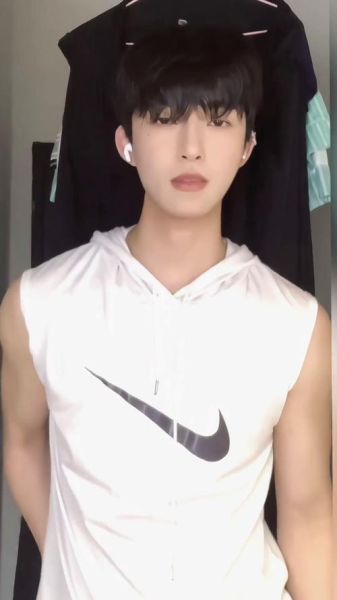 魔羯男适合什么发型_魔羯男发型图片推荐