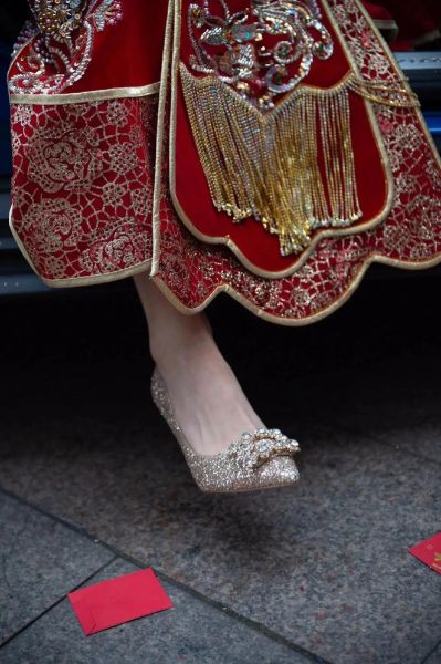 双鱼座的水晶鞋是什么_适合双鱼座的幸运水晶鞋推荐